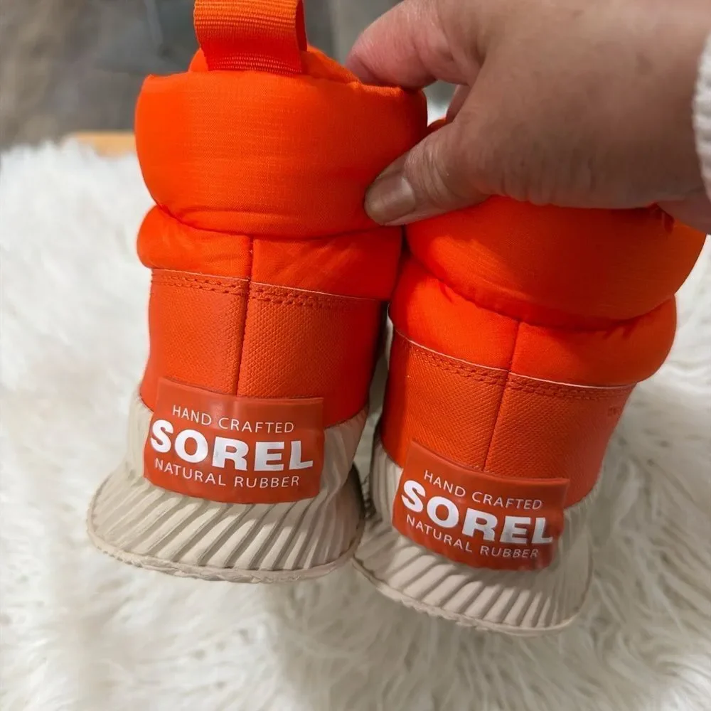 Sorel Women’s Bright Orange Boots Size 8